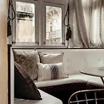 Nobile By - A 400-year-old Designer In דירה *