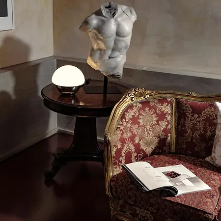 A 400-year-old Designer In Apartment