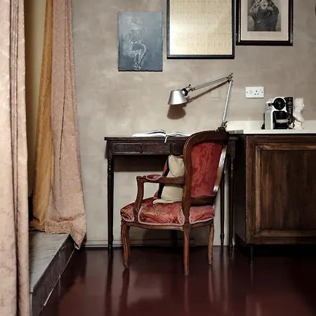 A 400-year-old Designer In Apartment Valletta