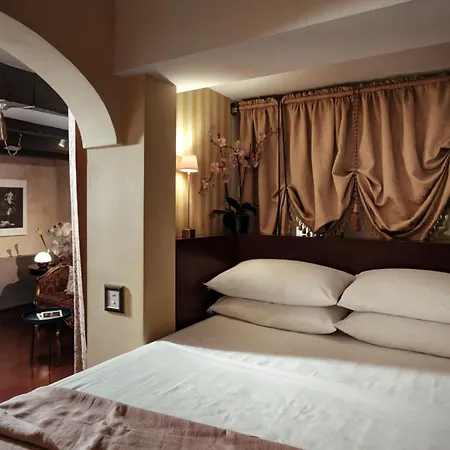 Nobile By - A 400-year-old Designer In Appartement *