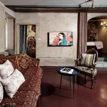 A 400-year-old Designer In Apartment Valletta