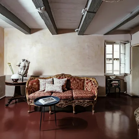 A 400-year-old Designer In Apartment