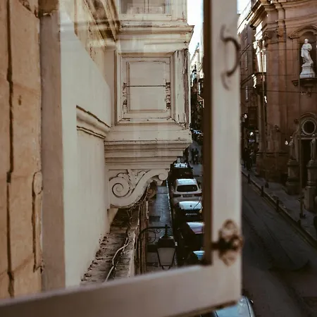 Apartament Nobile By - A 400-year-old Designer In